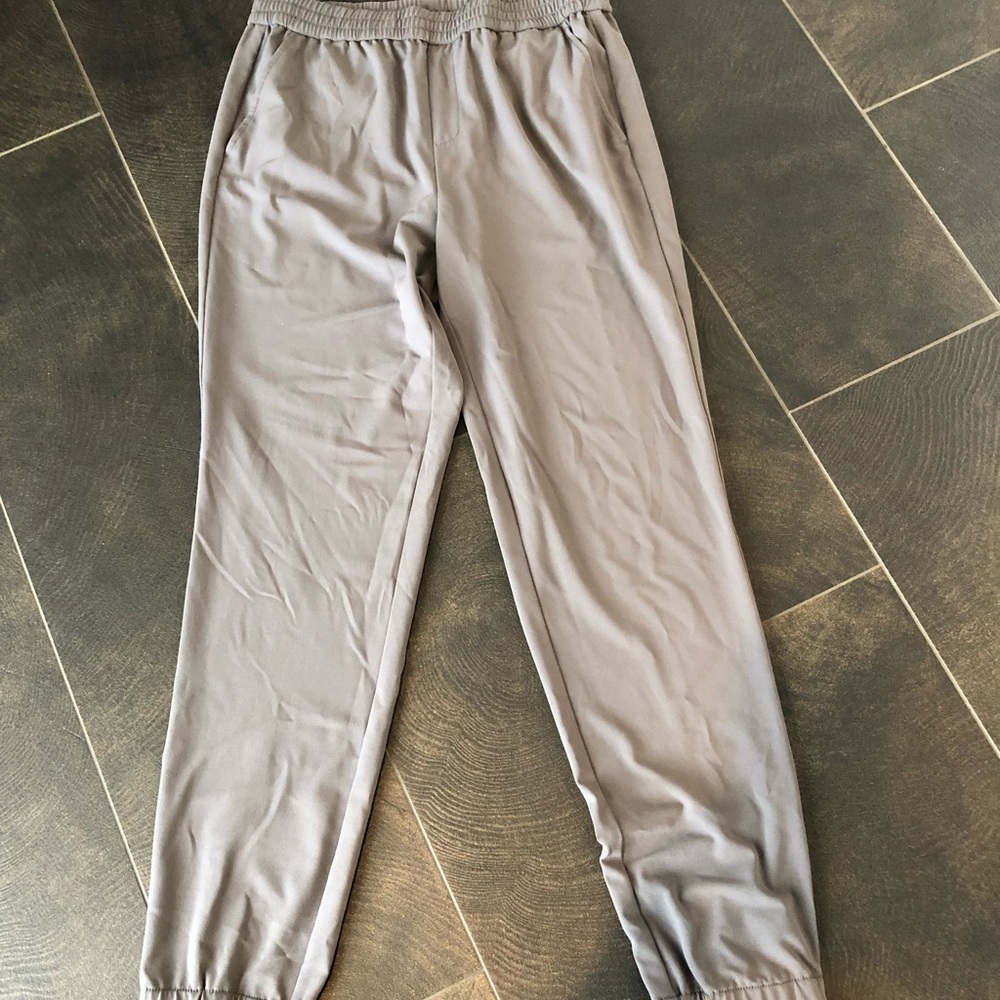Banana Republic polyester/spandex jogger pants.